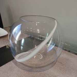 Fishbowl style vase
